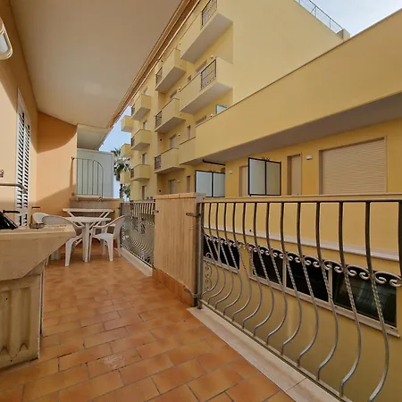 Lisbona Apartment, Seconda Fila Mare Rif A600 Apartamento *