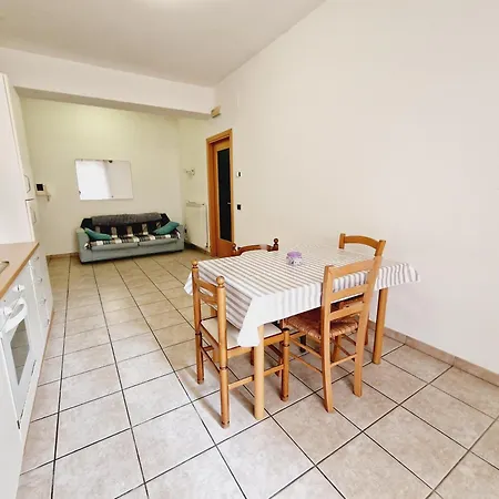 Lisbona Apartment, Seconda Fila Mare Rif A600 *