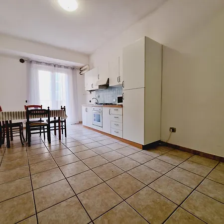 Lisbona Apartment, Seconda Fila Mare Rif A600 Apartamento