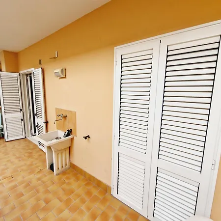 Lisbona Apartment, Seconda Fila Mare Rif A600 Apartament *